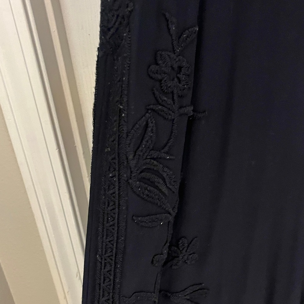 Black Sleeveless romper pantsuit - Picture 2 of 4